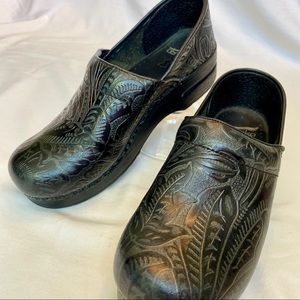Dansko Clogs, Black Embossed Leather, Size 39